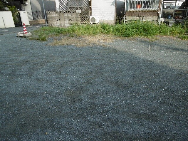 ハイツ松下の駐車場