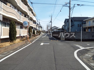 【前面道路含む現地写真】