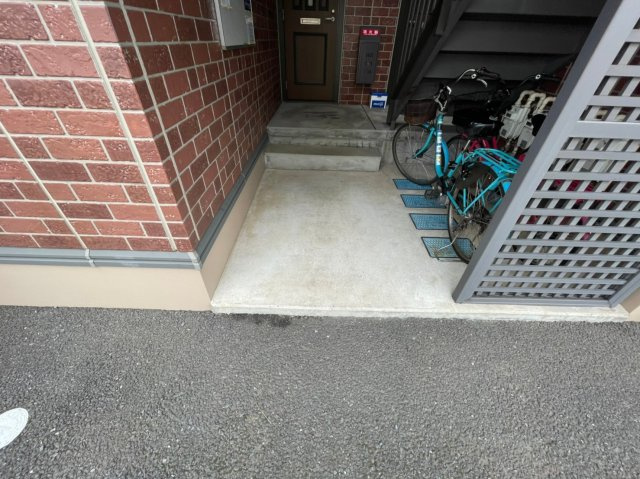 習志野市鷺沼台３丁目のアパートのロビー