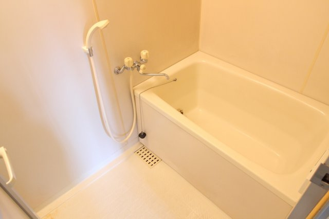 リアライズ垂水の浴室