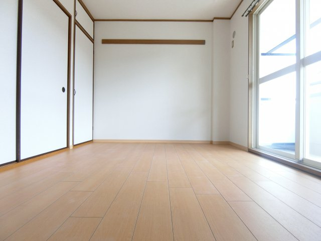 プレステージ三日市の洋室