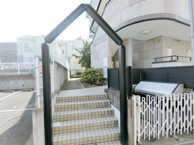 プレステージ三日市のエントランス