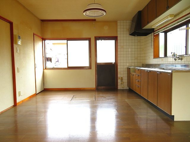 香南市野市町西野 中古戸建てのキッチン