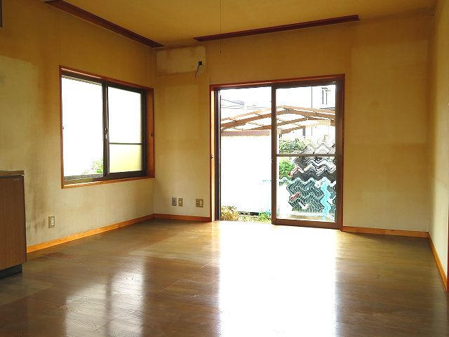 香南市野市町西野 中古戸建ての居間・リビング