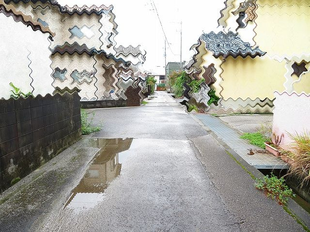 香南市野市町西野 中古戸建ての前面道路含む現地写真
