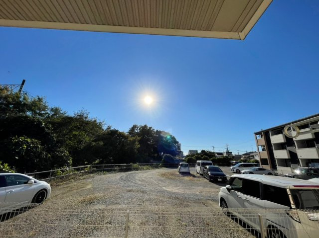 シャングリラの駐車場