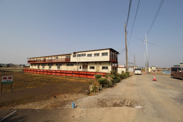 川越市大字古市場　建築条件なし売地　「上福岡駅」徒歩33分　敷地498坪　の前面道路含む現地写真