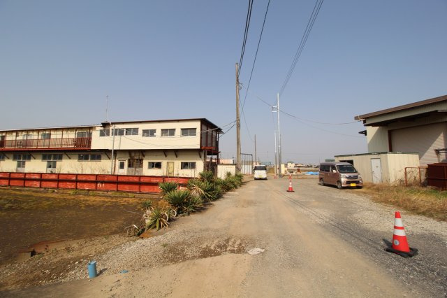川越市大字古市場　建築条件なし売地　「上福岡駅」徒歩33分　敷地498坪　の前面道路含む現地写真