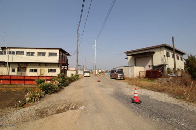 川越市大字古市場　建築条件なし売地　「上福岡駅」徒歩33分　敷地498坪　の前面道路含む現地写真