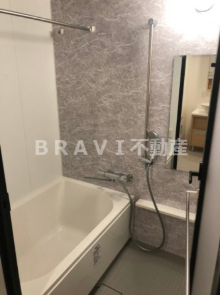 Uresidence Temmabashi　BRAVI不動産の浴室|【T’s SQUARE Kitahama】コンパクトで使いやすいお風呂です