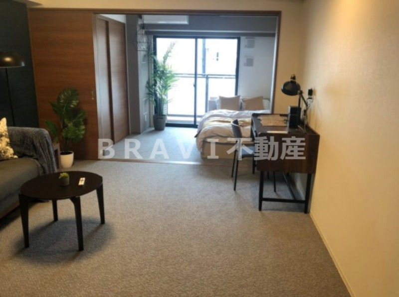 Uresidence Temmabashi　BRAVI不動産の洋室|【T’s SQUARE Kitahama】モデルルーム・洋室です