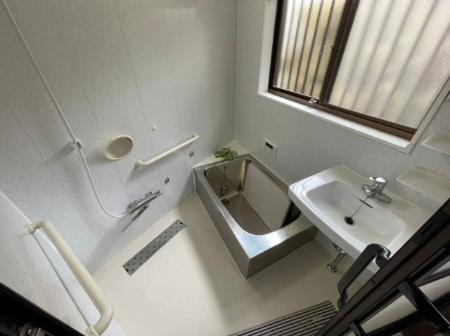 塩屋町6丁目貸家の浴室