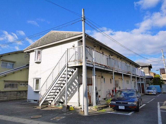 長谷川ハイツの外観