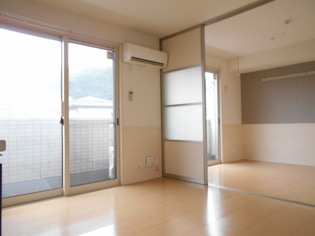 グラシューズ市川の居間・リビング