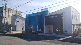 【前面道路含む現地写真】