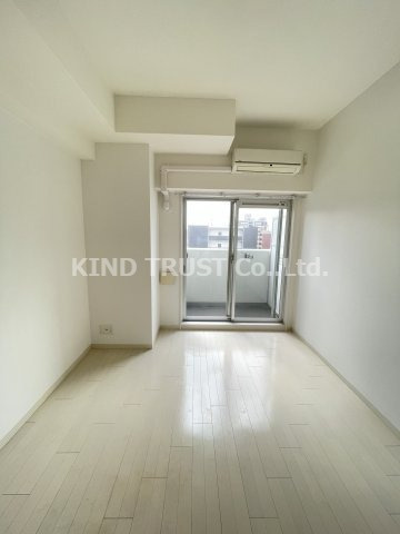 プレミアムコート天神橋エイトの居間・リビング