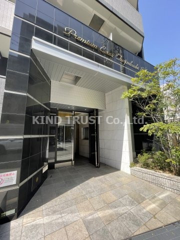 プレミアムコート天神橋エイトのエントランス|毎日通るエントランスはこのようになっています