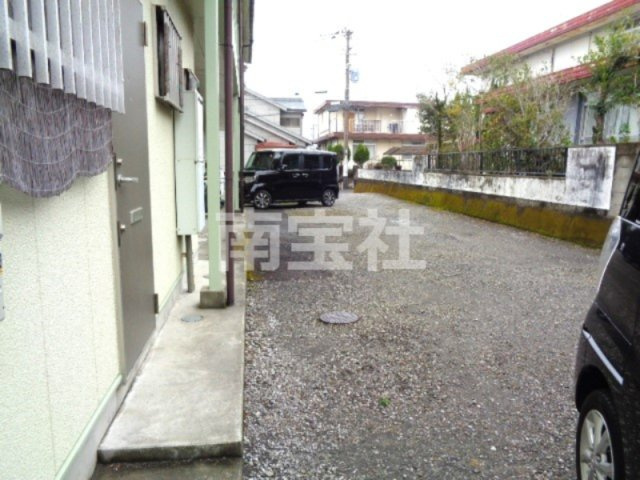 【駐車場】