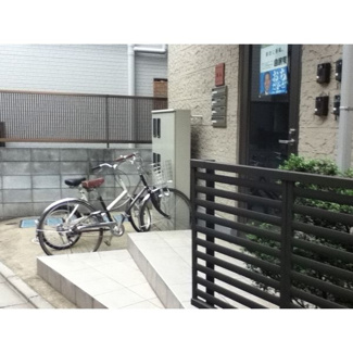 【駐車場】