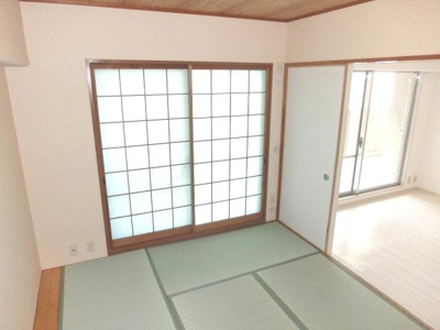 【寝室】 | リベラルパレス文の里 | 和室６帖　子育てに最適です♪