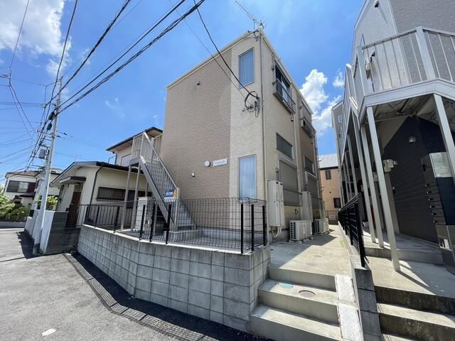 横浜市南区唐沢のアパートの画像