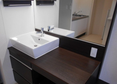 【洗面所】 | インゼル ガーデン | 反転タイプ・独立洗面台有り