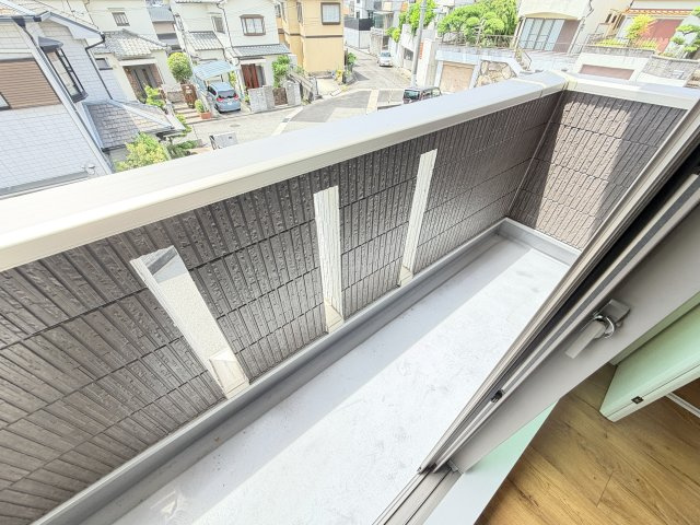 ノイシュヴァン朝霧山手のバルコニー