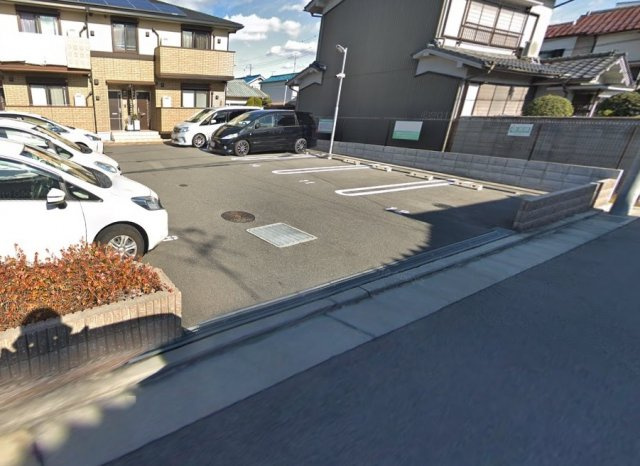 プリマベーラ八尾の駐車場