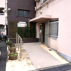 横浜スカイマンション　（鶴見区生麦4丁目）のエントランス|毎日通るエントランスはこのようになっています