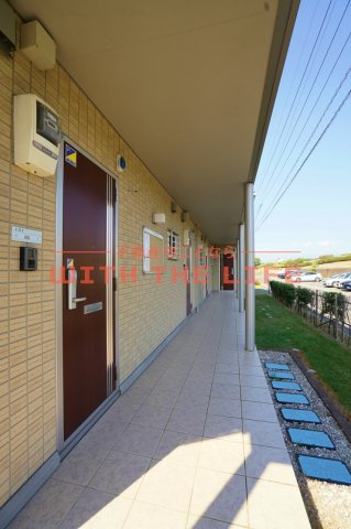 セジュールコロン【キャッシュバック対象】のエントランス|落ち着いたエントランスです