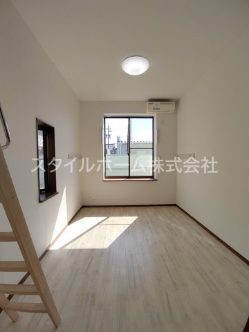 【居間・リビング】 | プランドール　B | 別部屋写真です。