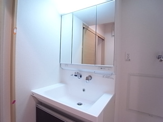 【洗面所】 | グランブルⅢ