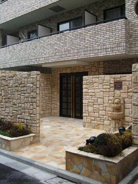 プチグランデリラの外観