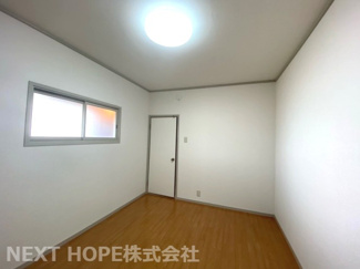 【洋室】 | 川西市萩原２丁目中古戸建 | ２階洋室６帖です♪明るい室内です！ぜひ現地でご確認ください(^^)