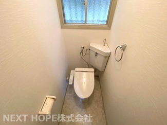 【トイレ】 | 川西市萩原２丁目中古戸建 | トイレは温水洗浄便座です♪