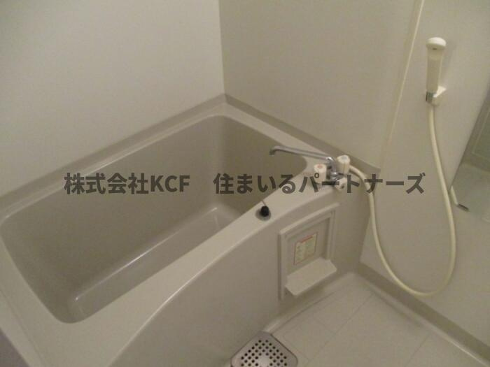 アンプルールA棟の浴室|コンパクトで使いやすいお風呂です