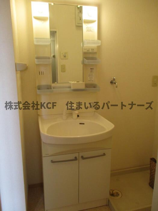 アンプルールA棟の独立洗面台|朝の身支度には欠かせない独立洗面化粧台
