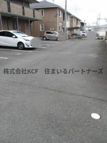 アンプルールA棟の駐車場|駐車場完備です