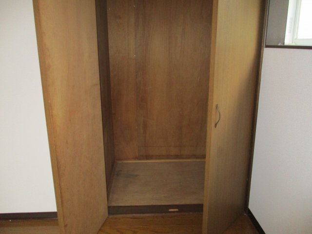 エクセル2000の収納|こまごまとしたものを収納できそうですね