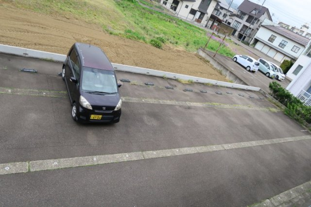 エクセル2000の駐車場
