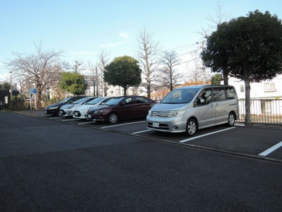 【駐車場】 | 洋光台南第１団地 ４－１１号棟 | 平置駐車場です。