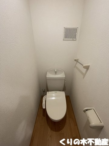【トイレ】 | ボン･ヴォヤージュ  | 落ち着いた色調のトイレです
