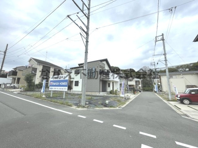 【前面道路含む現地写真】 | 仲介手数料無料　日野市旭が丘1丁目新築戸建て（4号地）