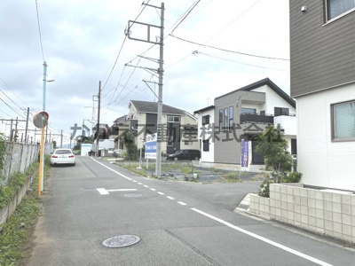 【前面道路含む現地写真】 | 仲介手数料無料　日野市旭が丘1丁目新築戸建て（4号地）