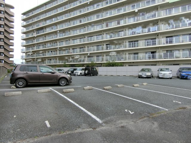 第一青葉マンションの駐車場