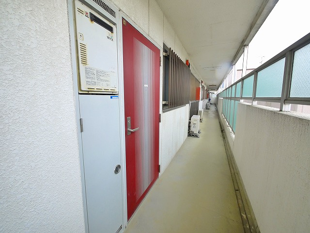 古川マンションのその他共用部分|玄関前です