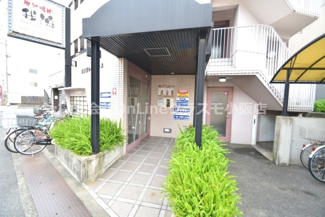 東大阪レヂデンスのエントランス
