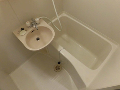 【浴室】 | バッカスＹ＆Ｔ | バストイレ別でゆっくり湯船につかれますね