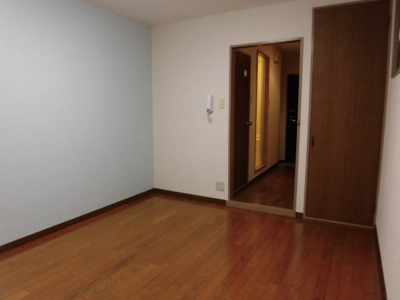 【居間・リビング】 | バッカスＹ＆Ｔ | 広々としたお部屋です