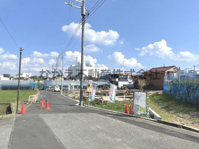 【前面道路含む現地写真】 | 仲介手数料無料　府中市日新町2丁目新築戸建て7棟　B号棟